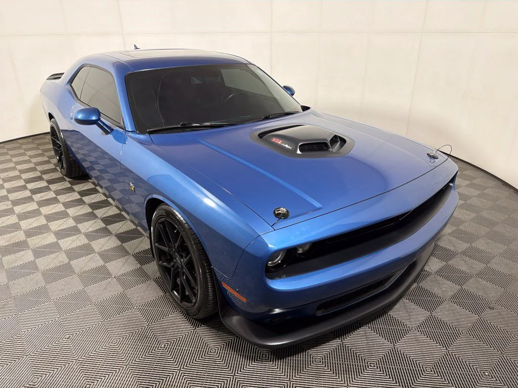 Used 2022 Frostbite Dodge R/T Scat Pack image 1