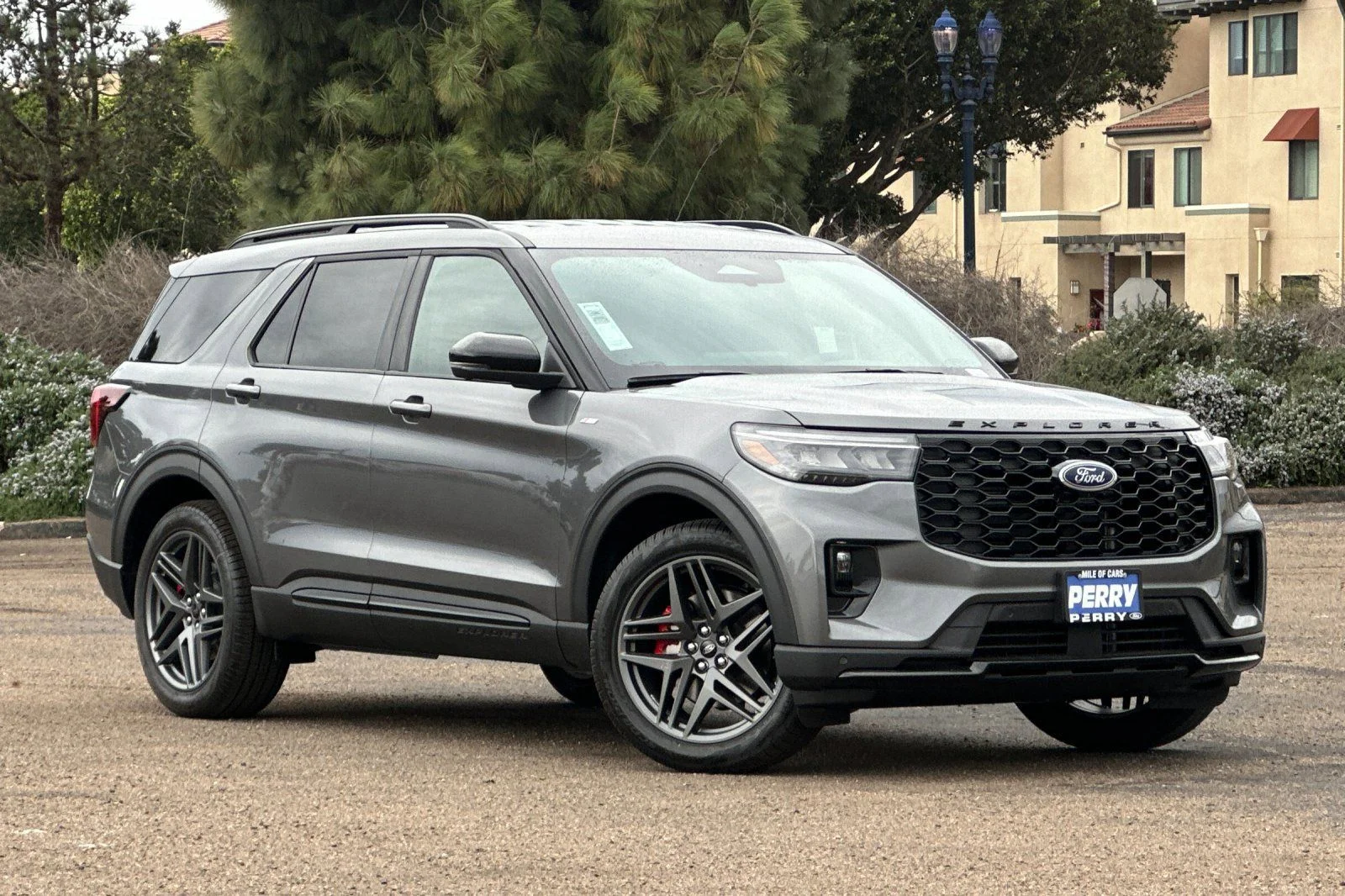 2026 Ford Explorer ST-LINE RWD's photo