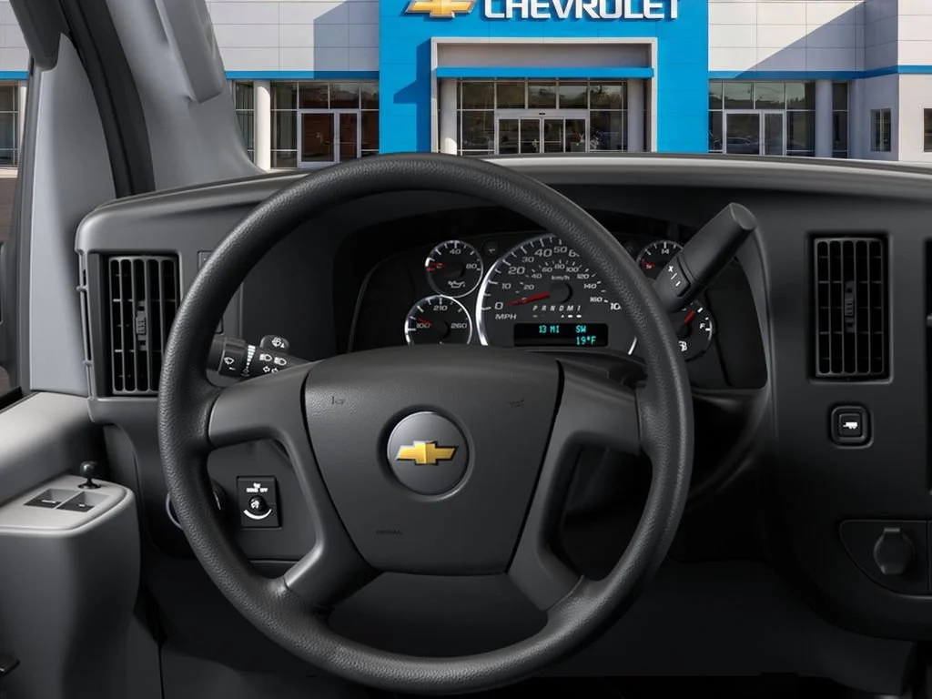 New 2026 Summit White Chevrolet 1WT image 12