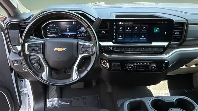 Used 2025 Summit White Chevrolet LT image 10