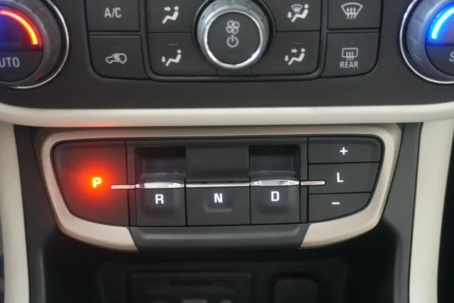 Used 2022 Summit White GMC Denali image 18