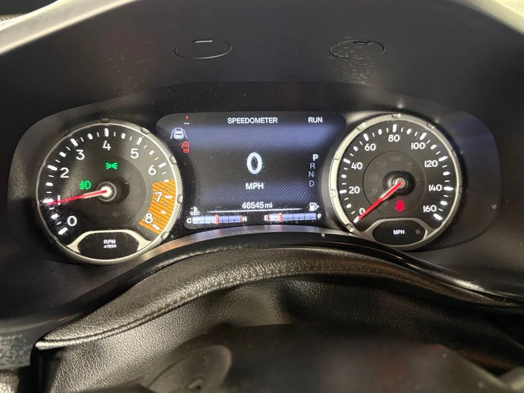 Used 2022 Gray Jeep Altitude image 22