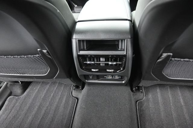 Used 2025 White/off-white Jeep Laredo image 27