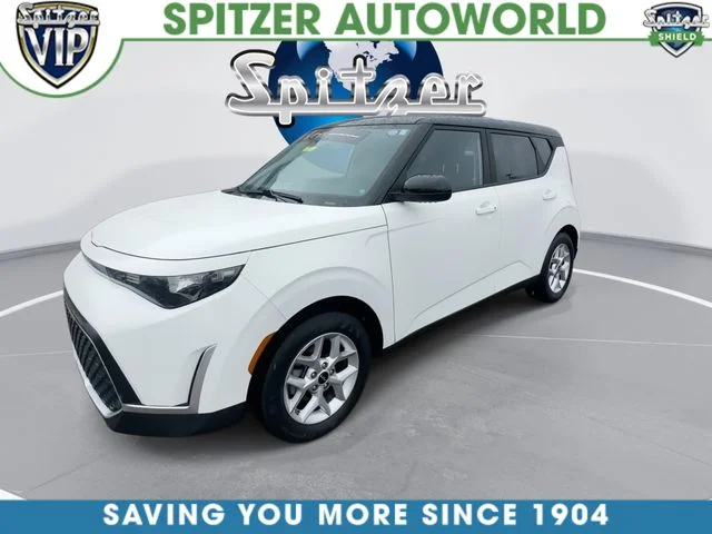 Used 2025 White Kia S image 4