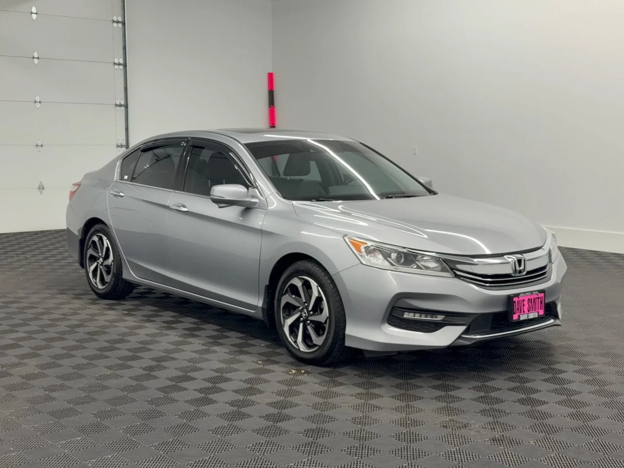 Used 2016 Lunar Silver Metallic Honda EX-L image 7