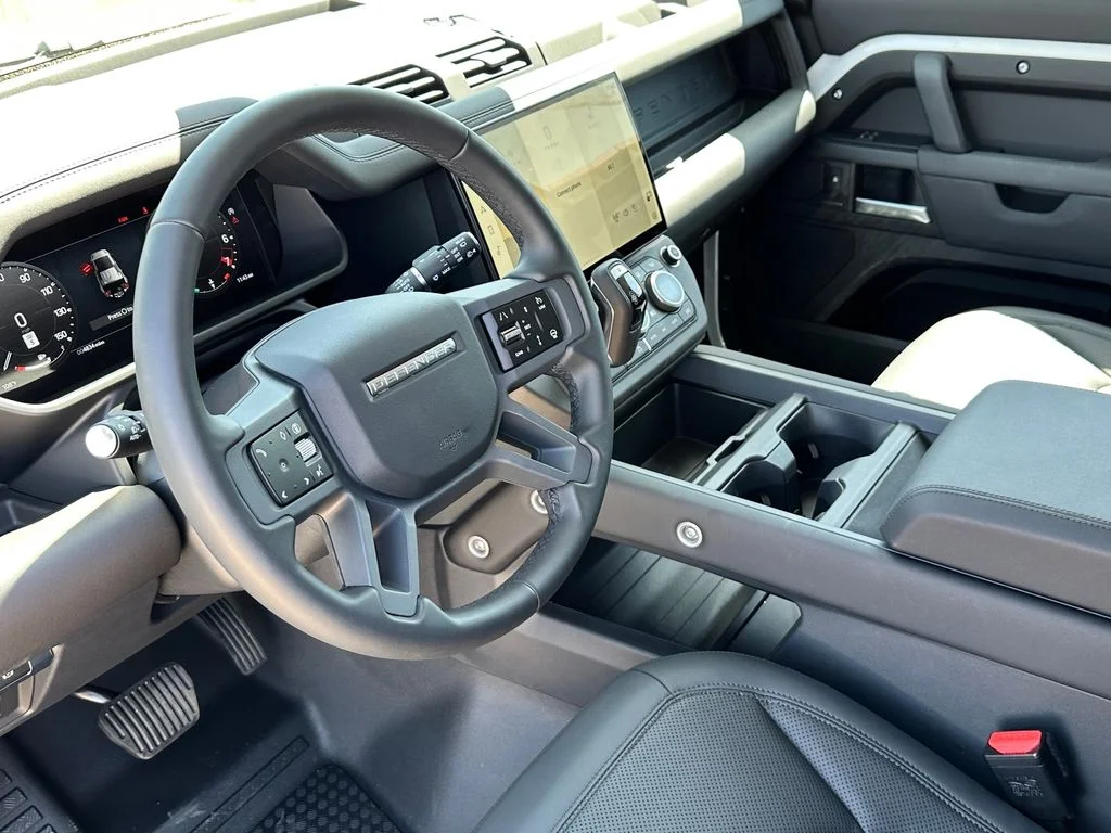 Certified Used 2026 Fuji White Land Rover S image 10