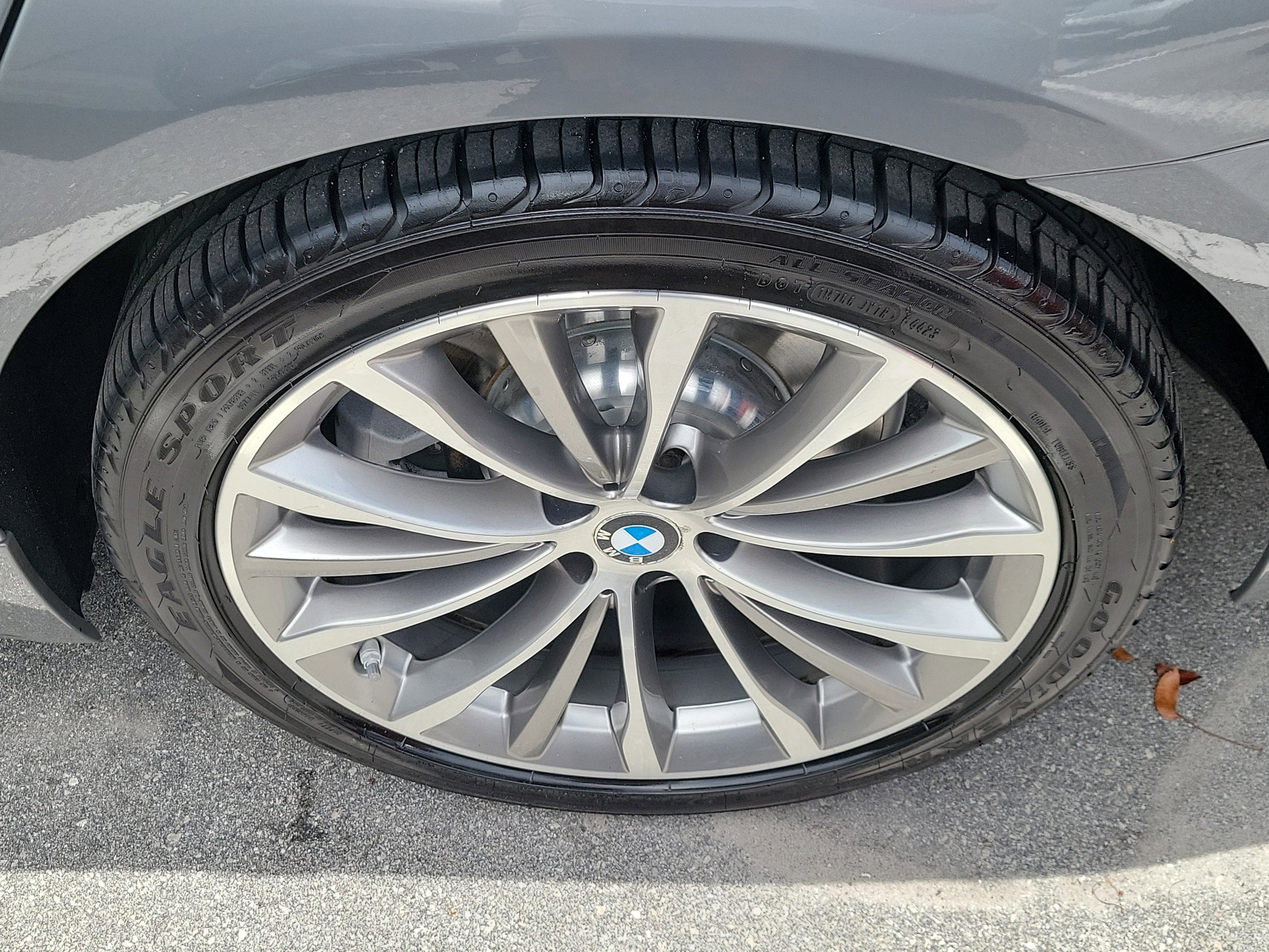Used 2022 Bernina Grey Amber Effect Metallic BMW 530i image 6
