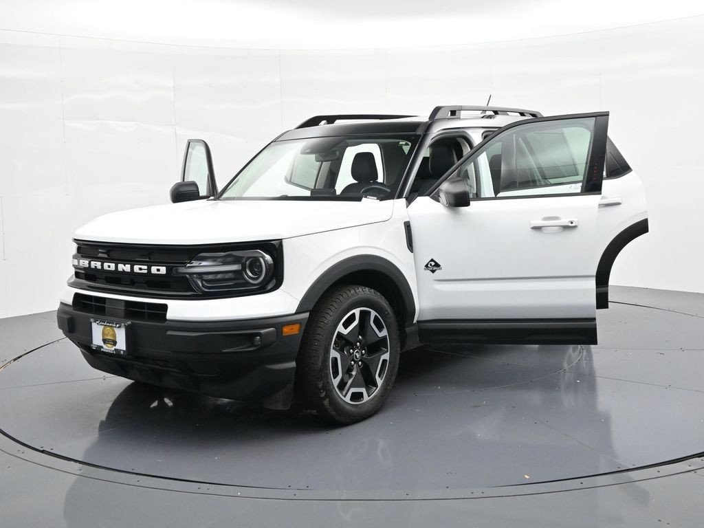 Used 2022 Oxford White Ford Outer Banks 4x4 image 26