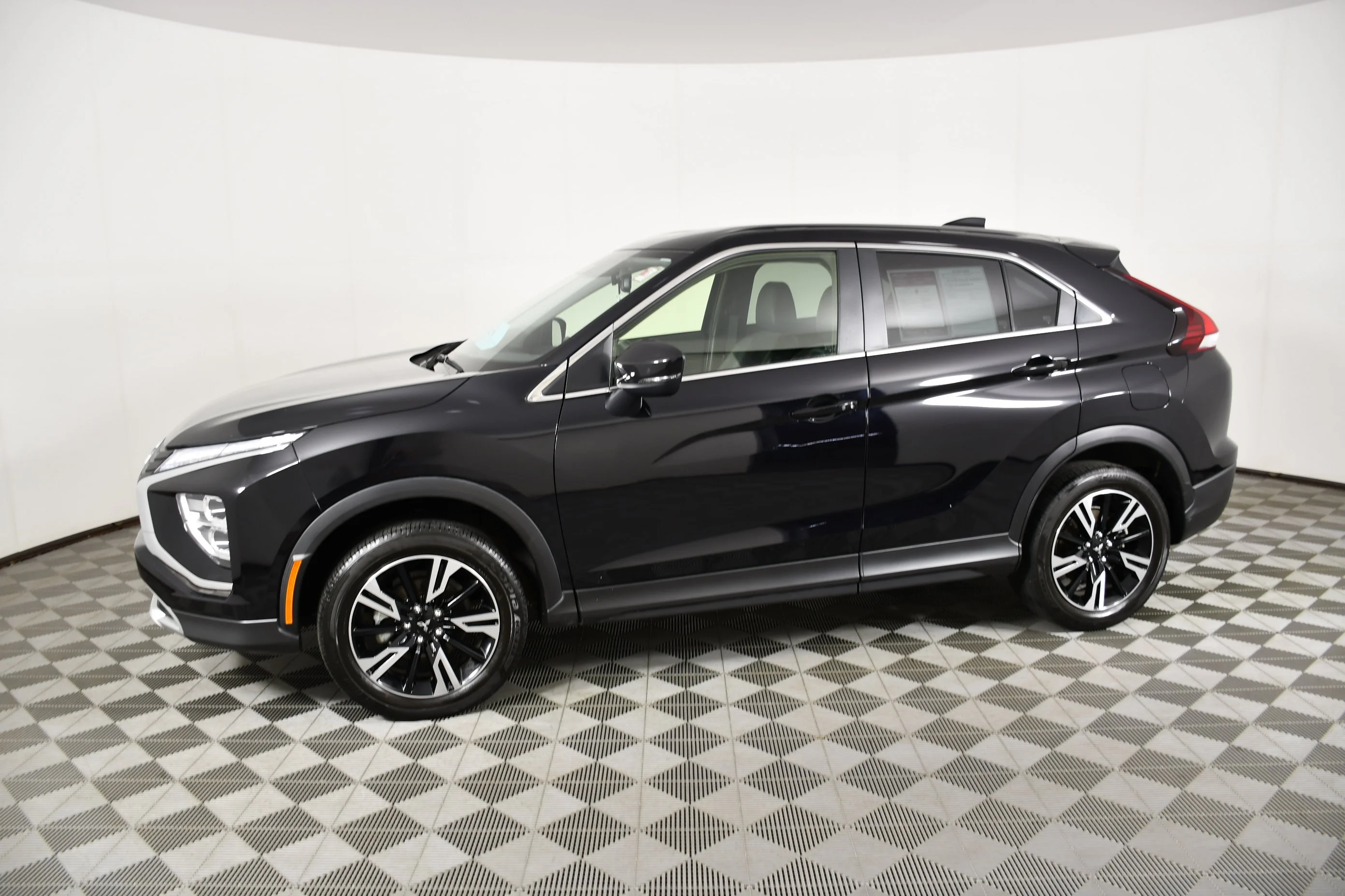 Certified Used 2025 Black Mitsubishi SE image 9
