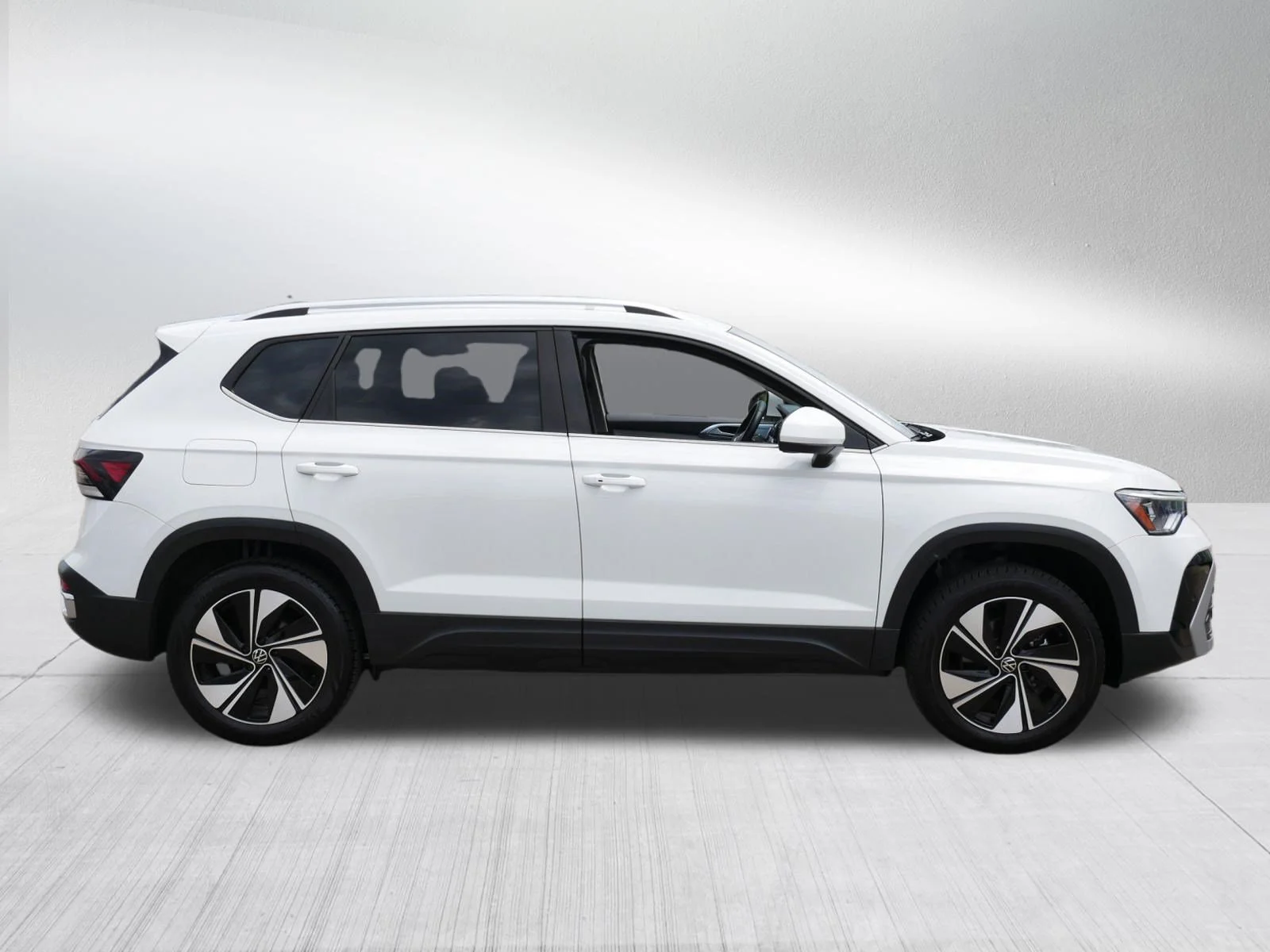 Certified Used 2025 Pure White Volkswagen SE image 8