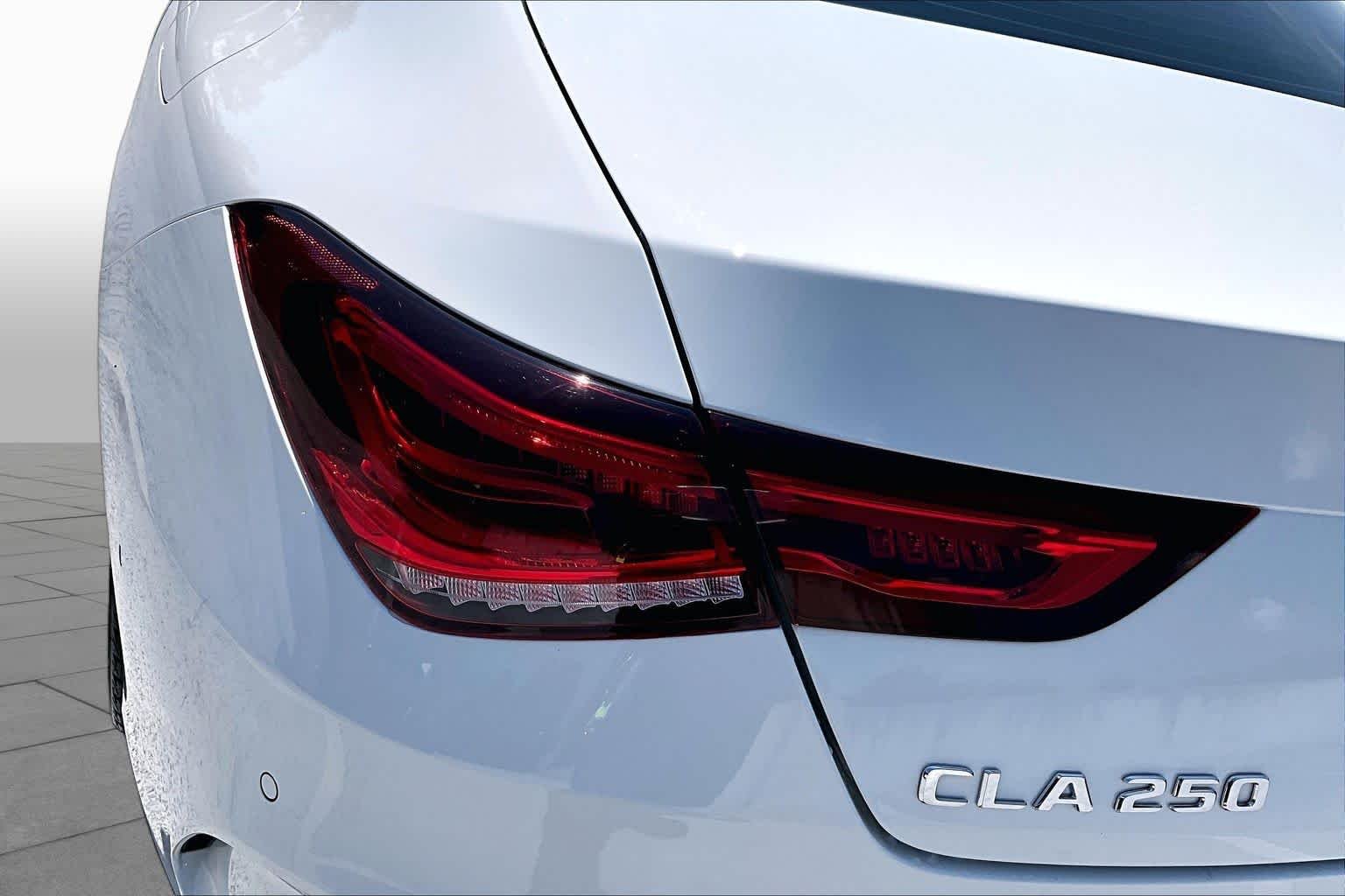 Used 2022 Polar White Mercedes-Benz CLA 250 image 29