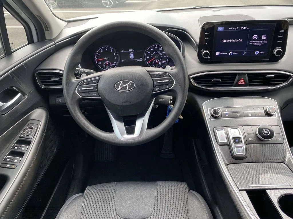Used 2022 Gray Hyundai SE image 8