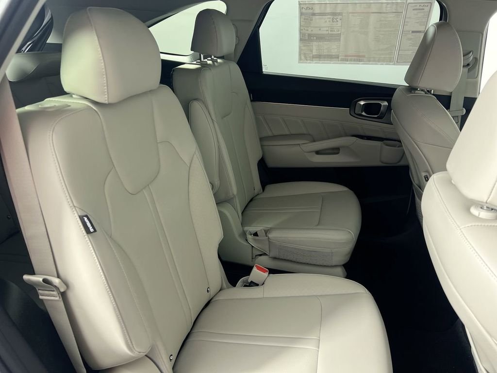 New 2026 Glacial White Pearl Kia SX image 28
