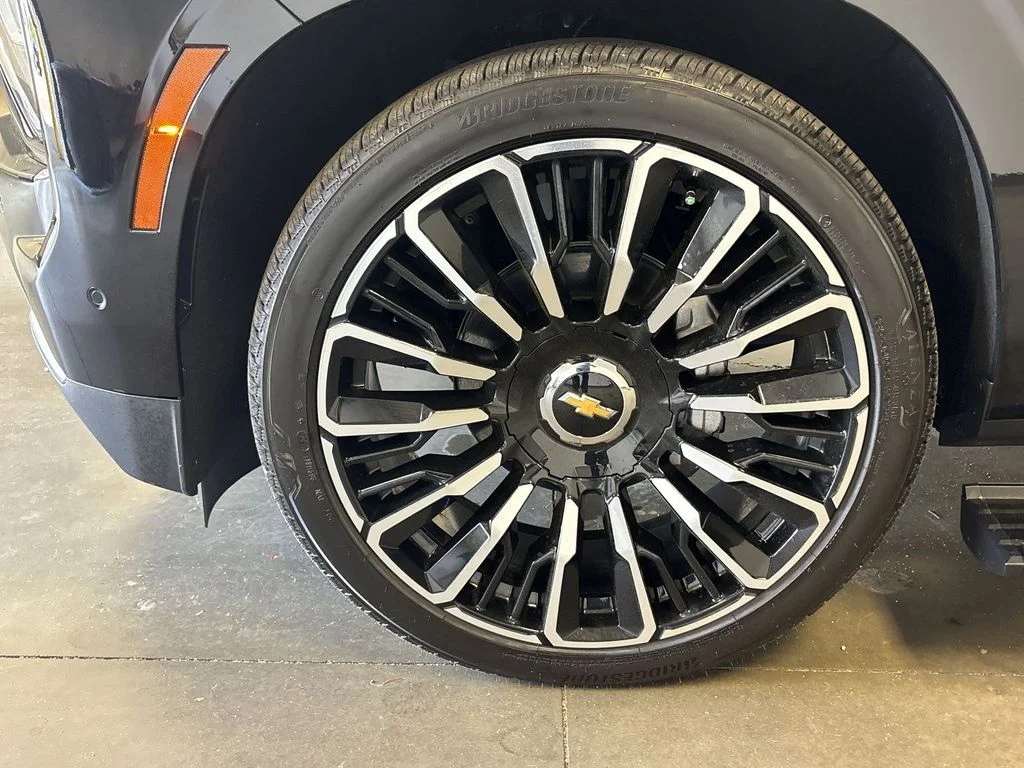 Used 2025 Black Chevrolet High Country image 40