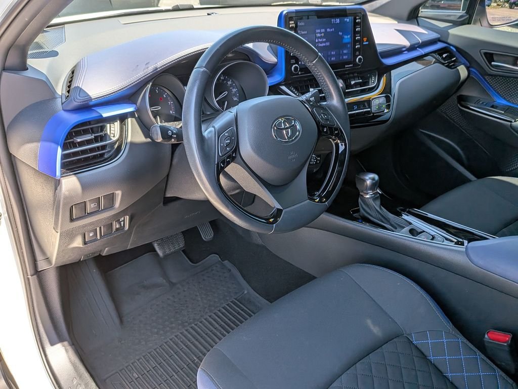 Used 2021 White Toyota XLE image 33