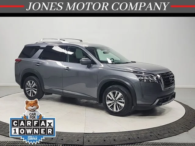 2025 Nissan Pathfinder SL 2WD's photo