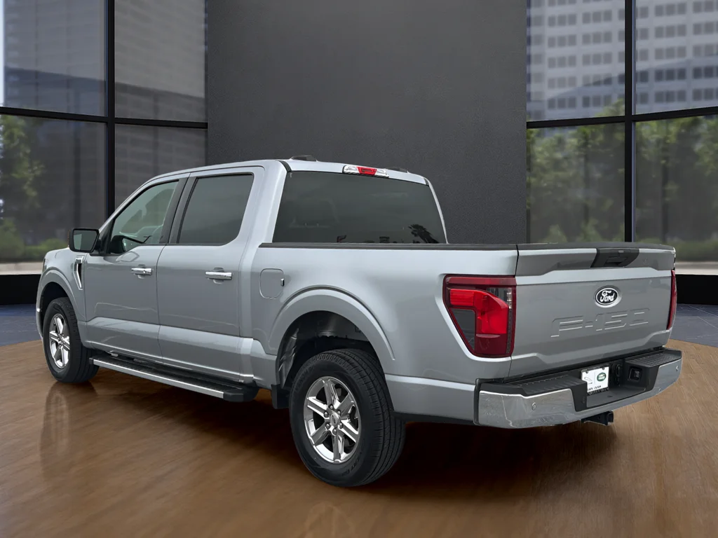 Used 2025 Silver Ford XLT image 15