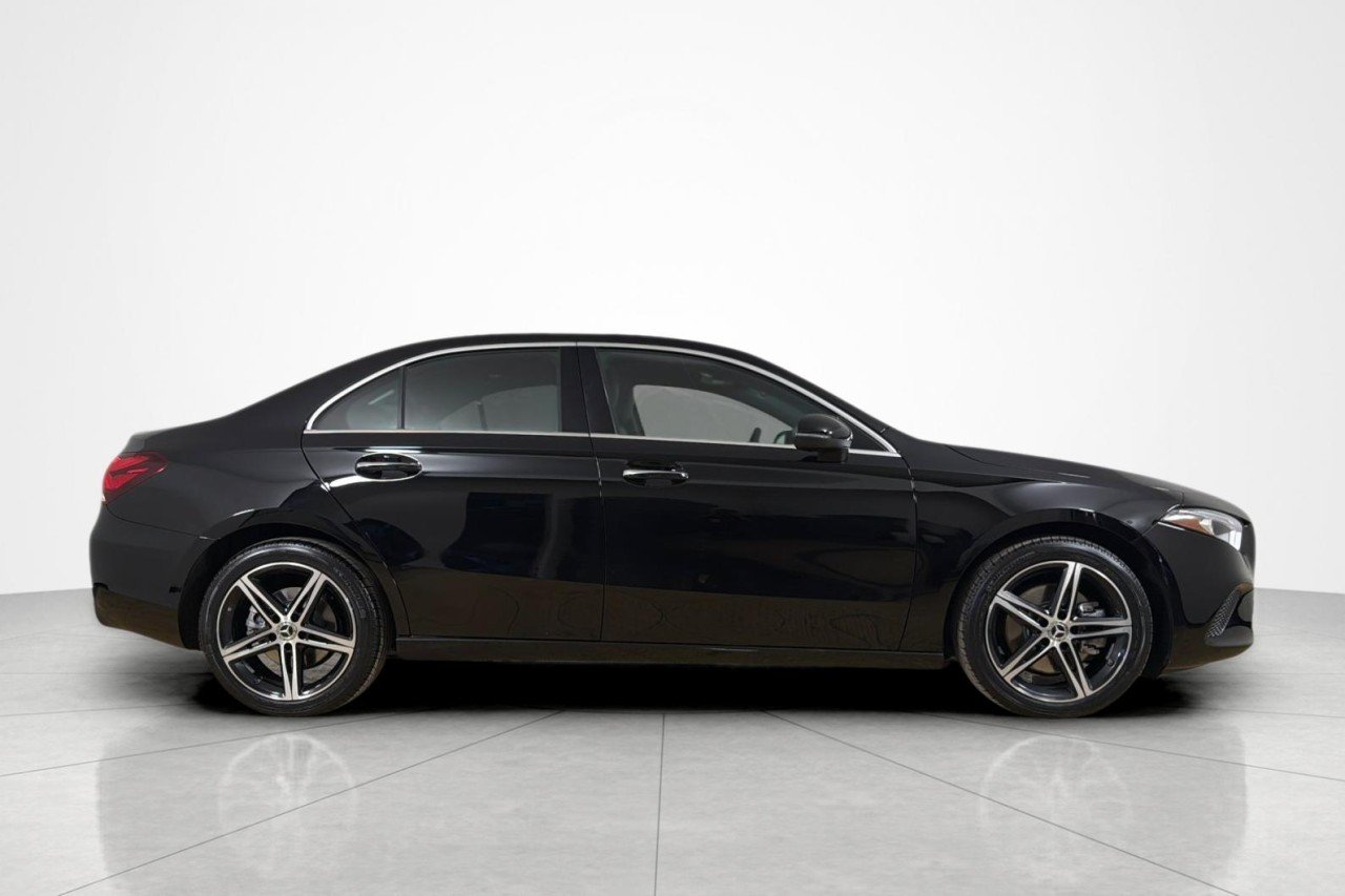 Used 2019 Night Black Mercedes-Benz A 220 image 6
