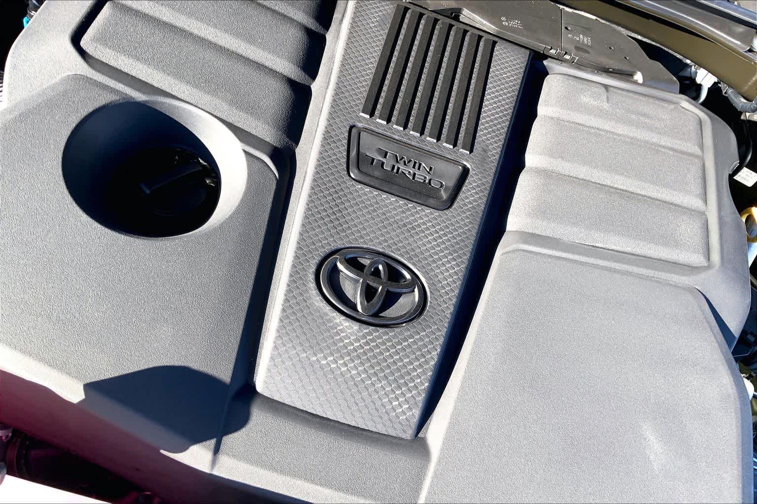 New 2026 Magnetic Gray Metallic Toyota Platinum image 17