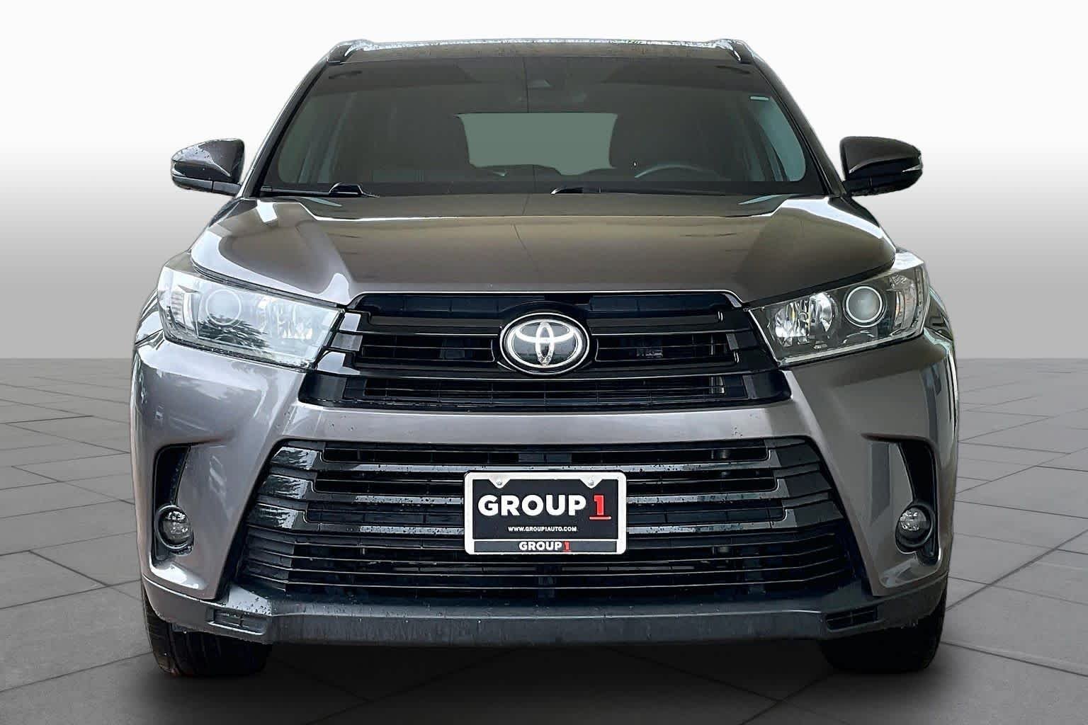 Used 2019 Predawn Gray Mica Toyota SE image 4