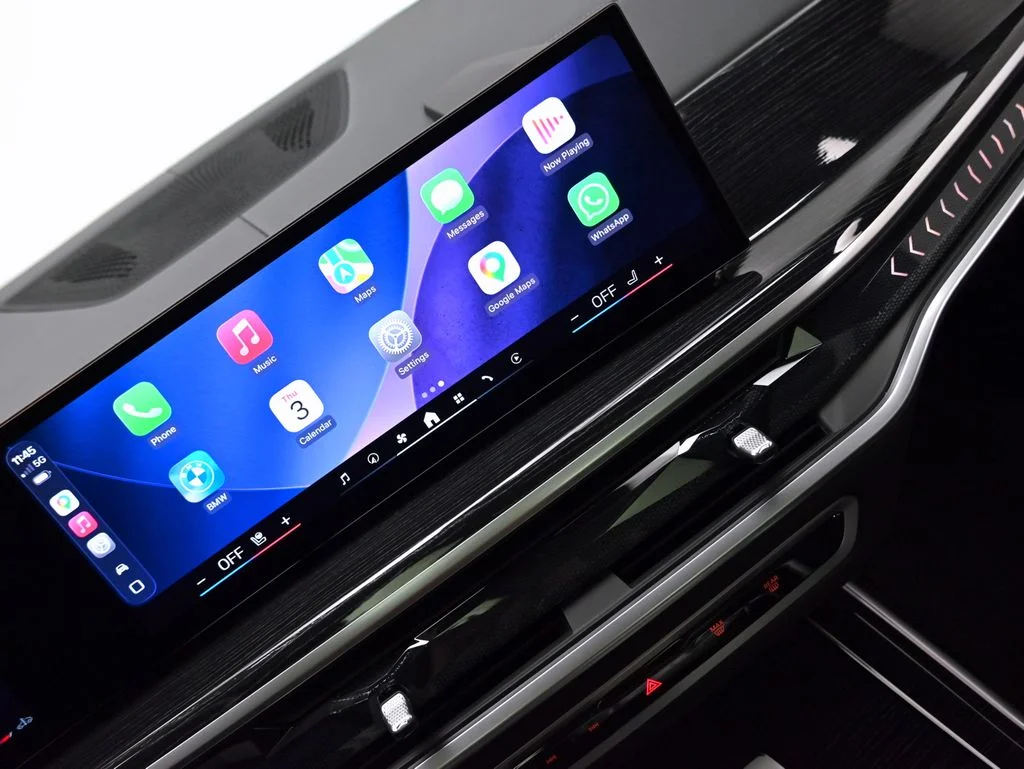 Used 2025 ALPINA Green Metallic BMW ALPINA XB7 image 21