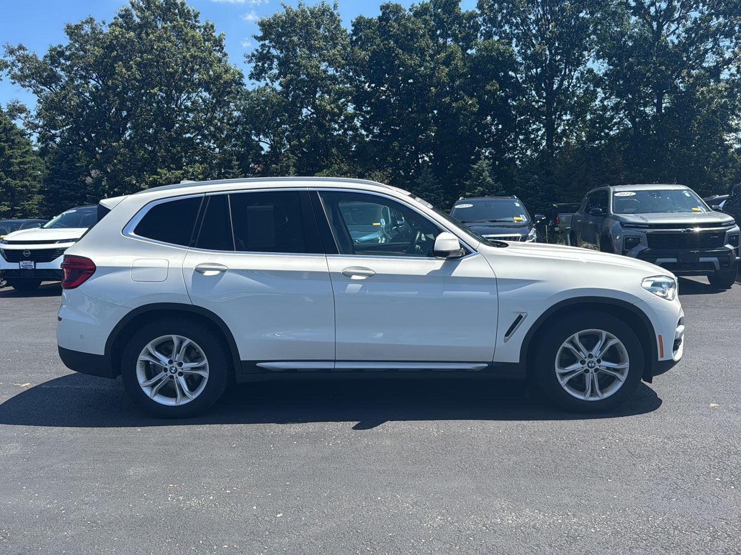 Used 2020 Alpine White BMW xDrive30i image 2