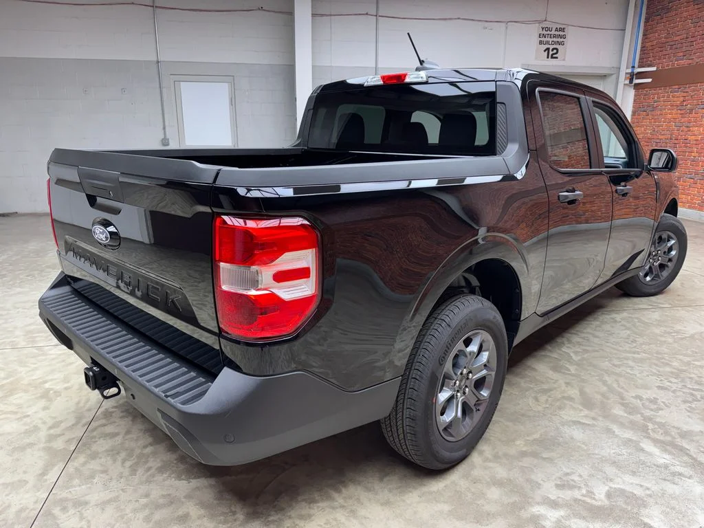 New 2026 Shadow Black Ford XLT image 6