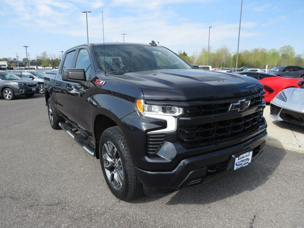 Used 2023 Ash Chevrolet RST image 3