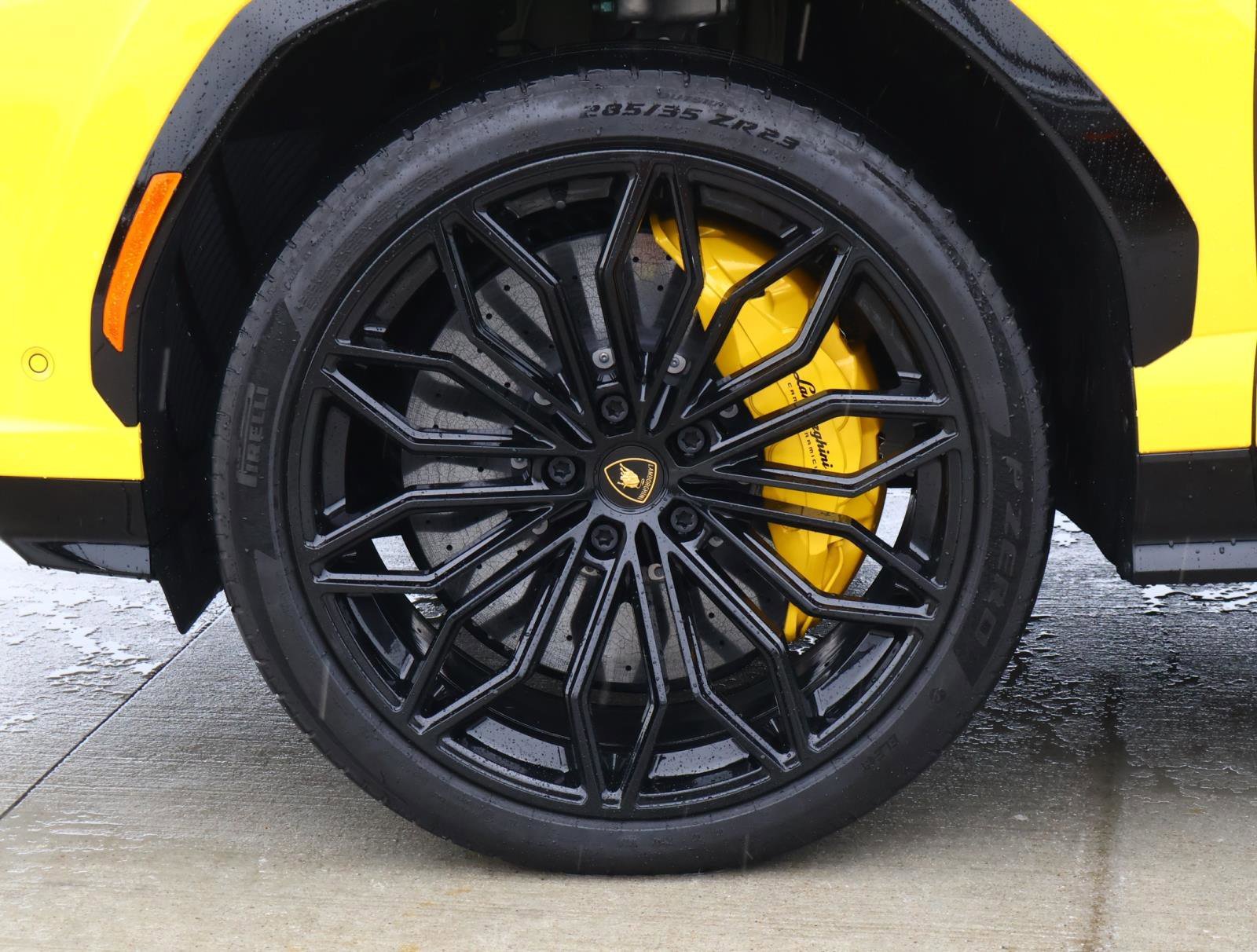 2025 Lamborghini Urus SE - Photo 7