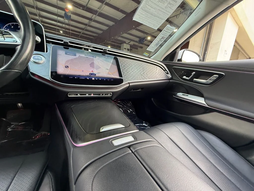 2025 Mercedes-Benz E-Class E350 - Photo 9