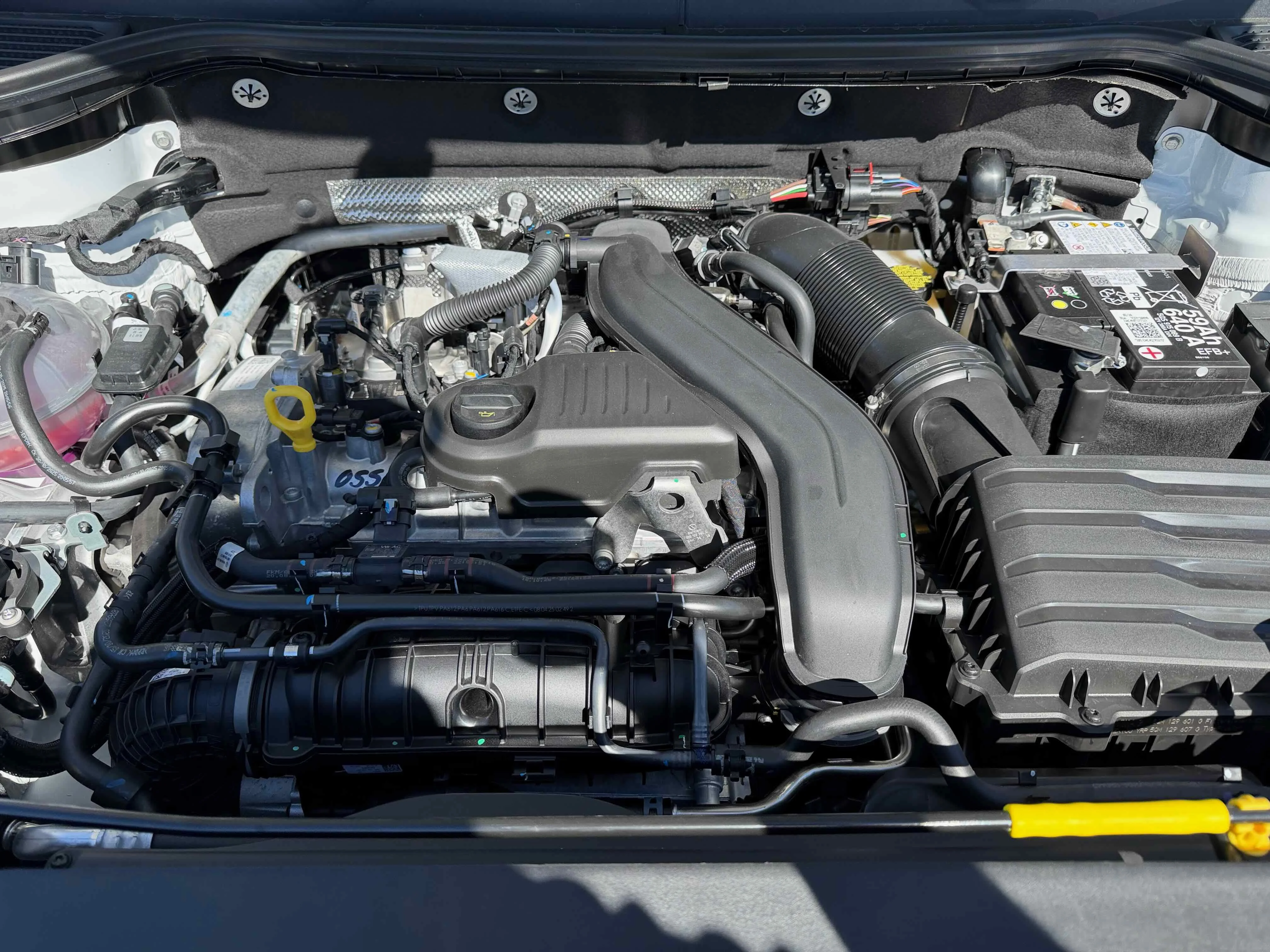 New 2026 Pure White Volkswagen SE image 29