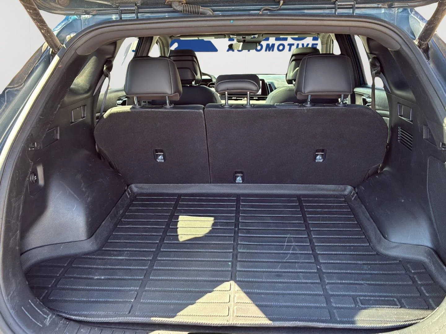 Used 2025 Vesta Blue Kia X-Line Prestige image 17