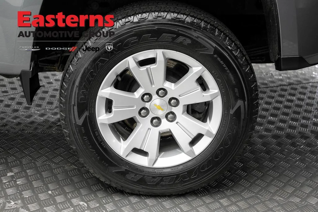 Used 2021 Gray Chevrolet LT image 10