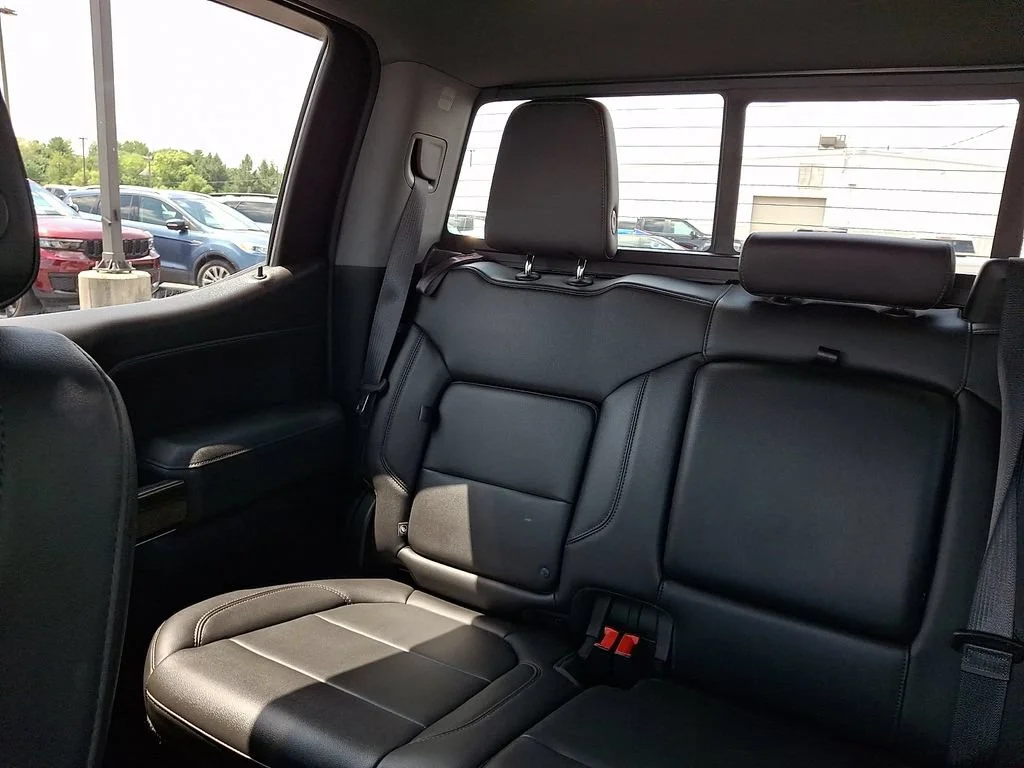 Used 2020 BLACK Chevrolet RST image 19