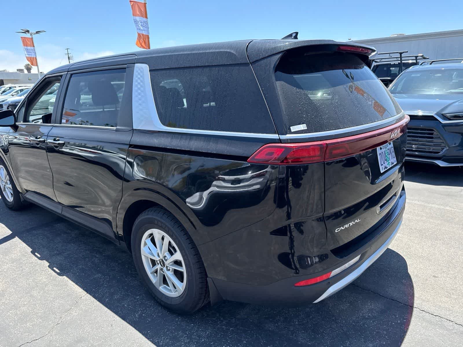 Used 2024 Aurora Black Pearl Kia LX image 21