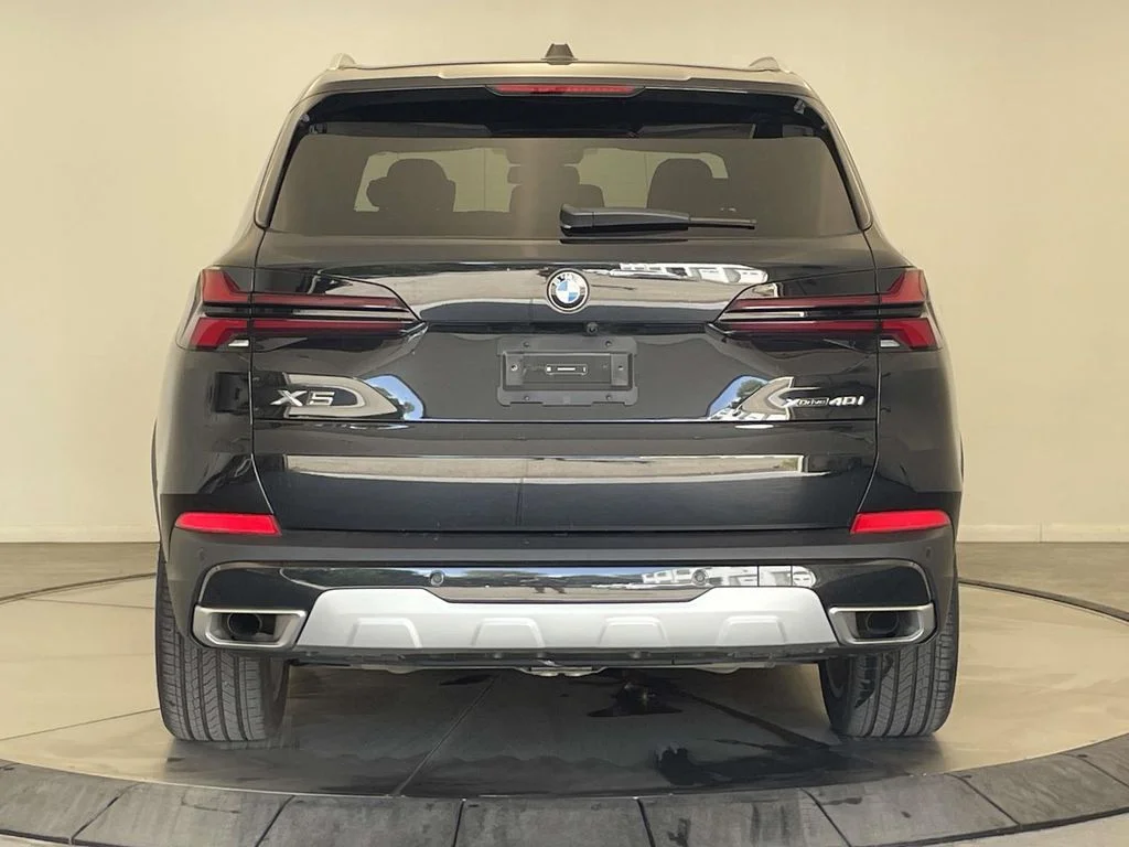 Certified Used 2026 Black BMW xDrive40i image 5