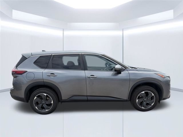 Used 2024 Gray Nissan SV image 5
