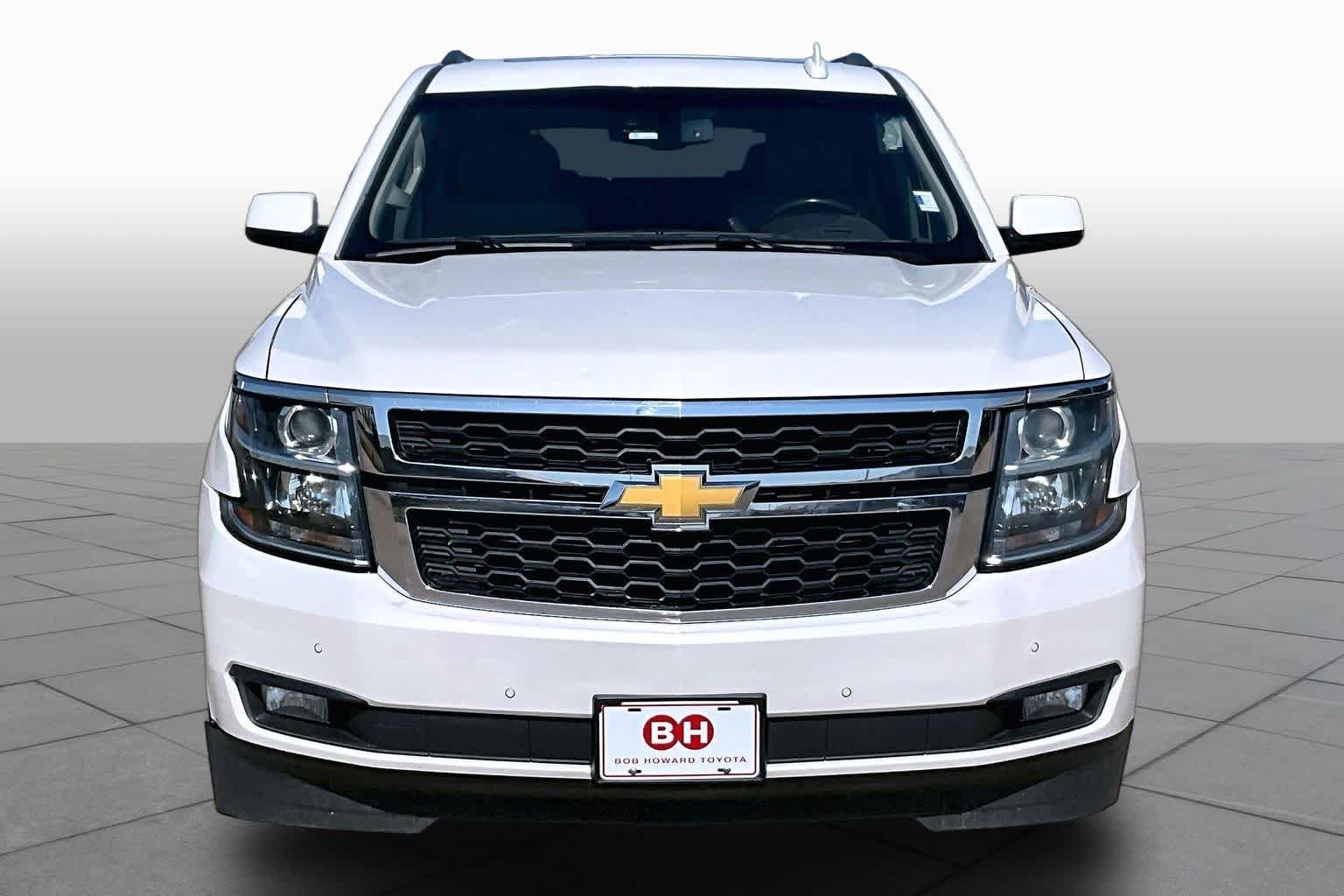 Used 2018 Iridescent Pearl Tricoat Chevrolet LT image 3