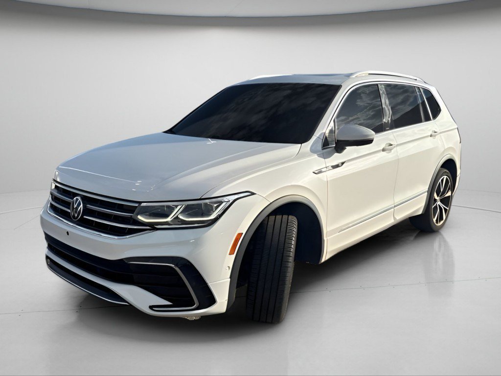 Used 2022 Oryx White Pearl Effect Volkswagen 2.0T SEL R-Line image 13