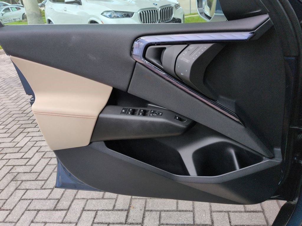 New 2025 Blue Metallic BMW 30 xDrive image 30