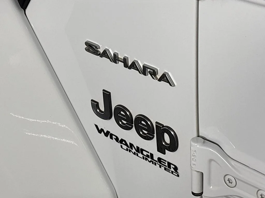 Used 2021 White Jeep Unlimited Sahara image 23