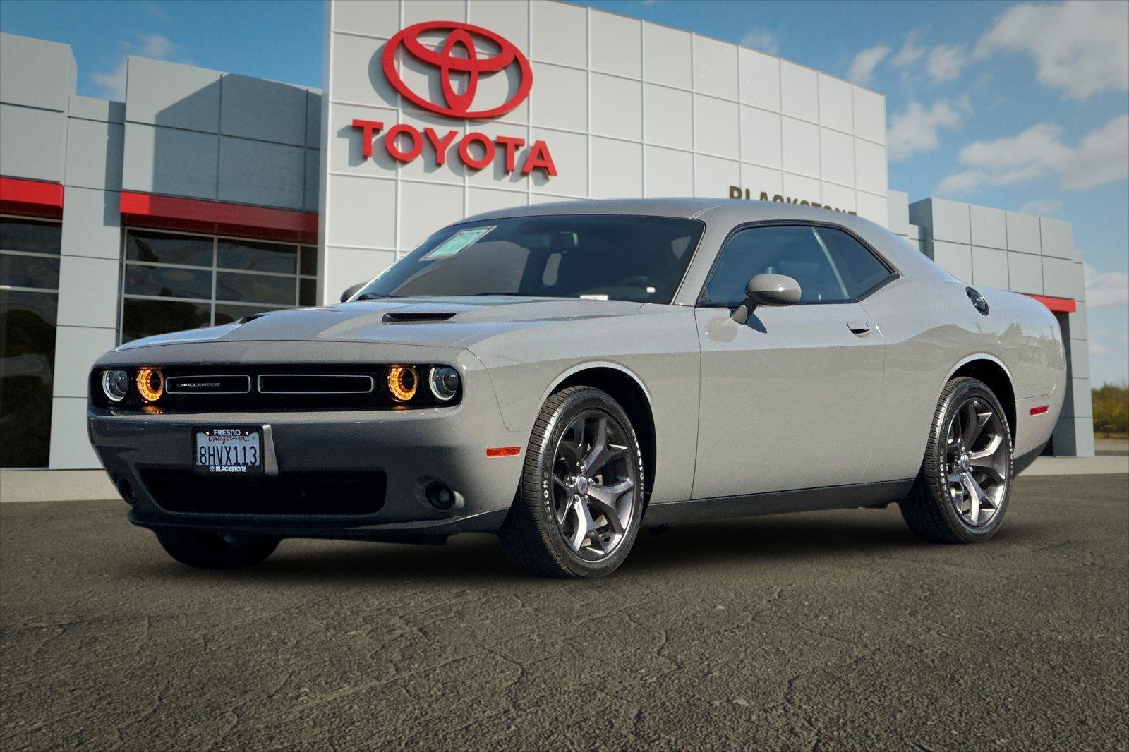 Used 2018 Destroyer Gray Clearcoat Dodge SXT Plus image 7