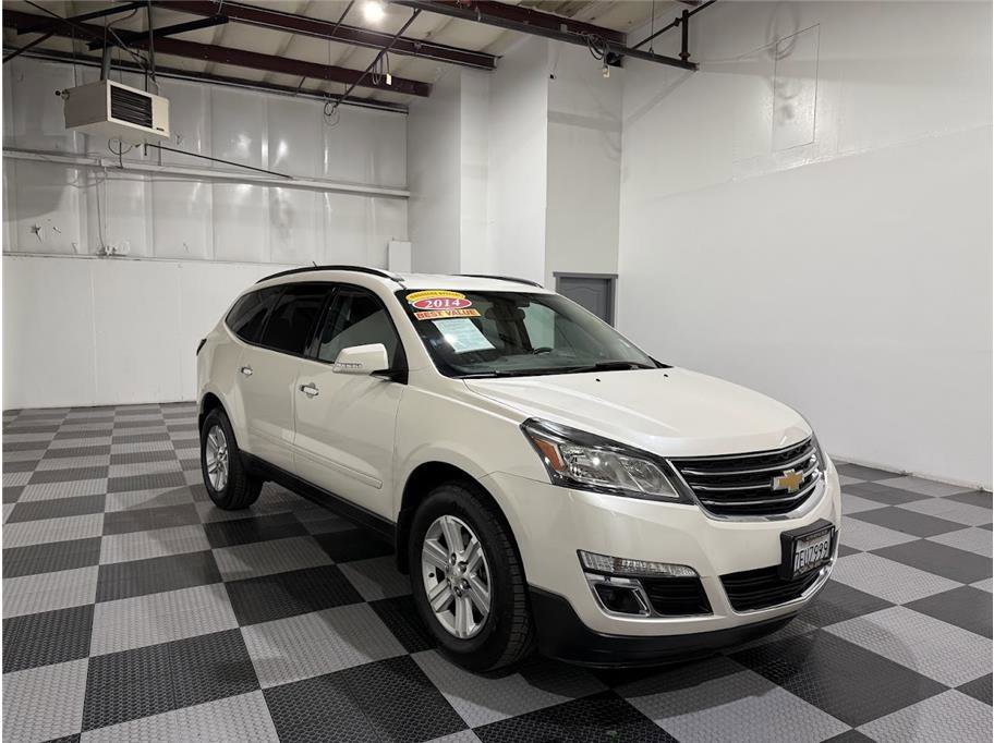2014 Chevrolet Traverse 1LT photo 2