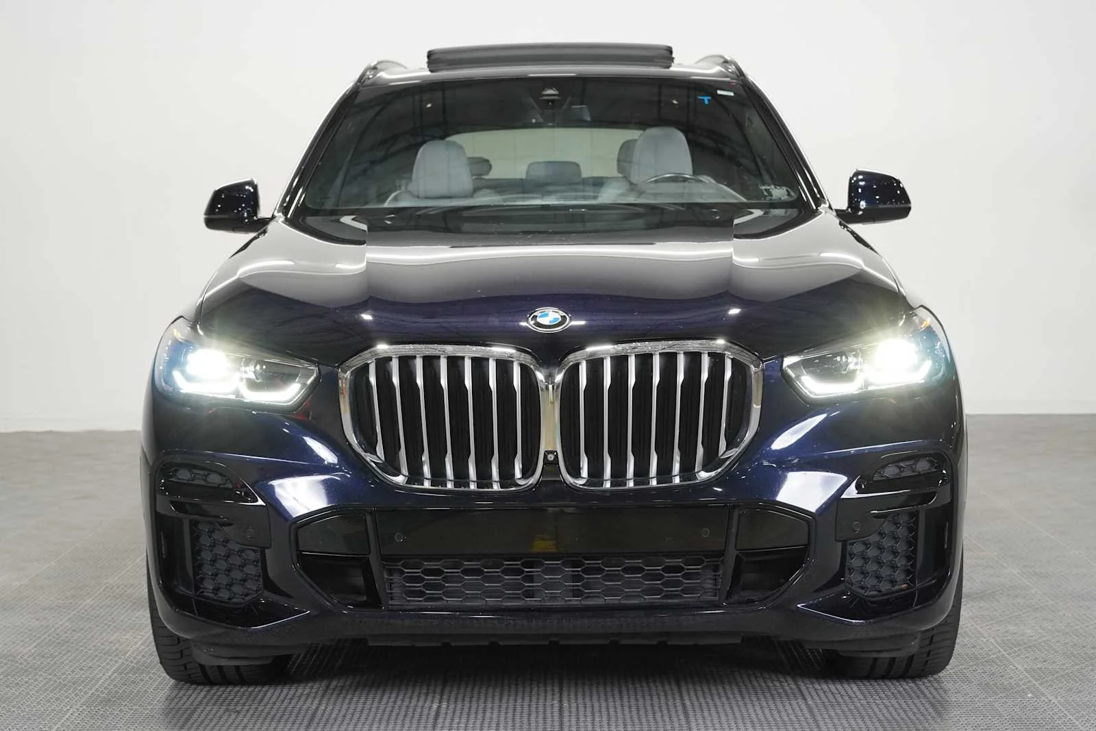 Certified Used 2023 Carbon Black Metallic BMW sDrive40i image 2