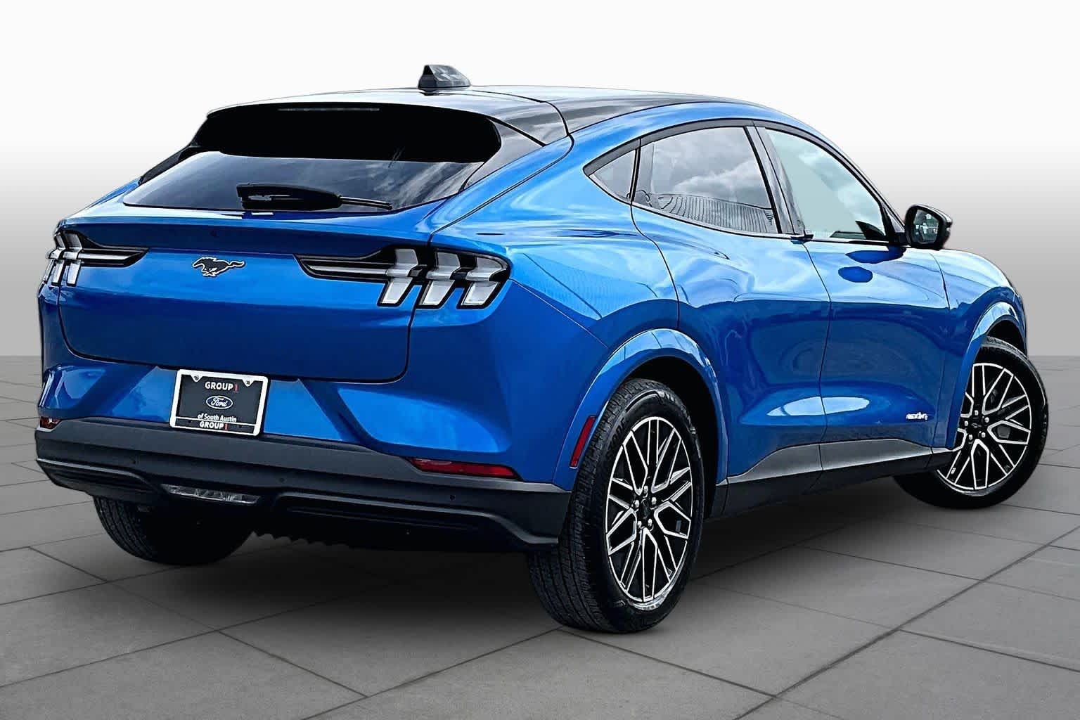 Used 2025 Velocity Blue Metallic Ford Premium image 12