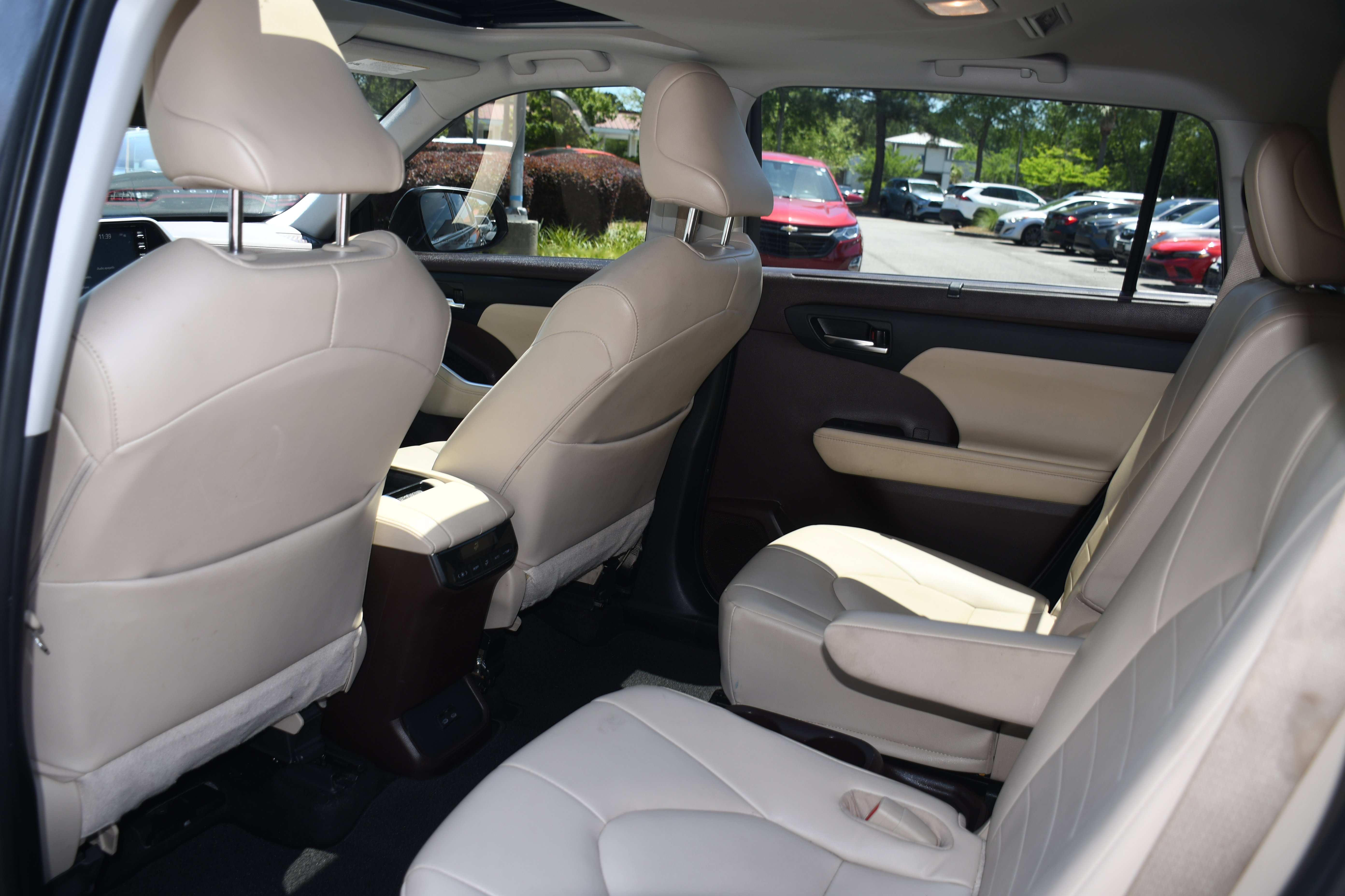 Used 2022 Gray Toyota XLE image 16