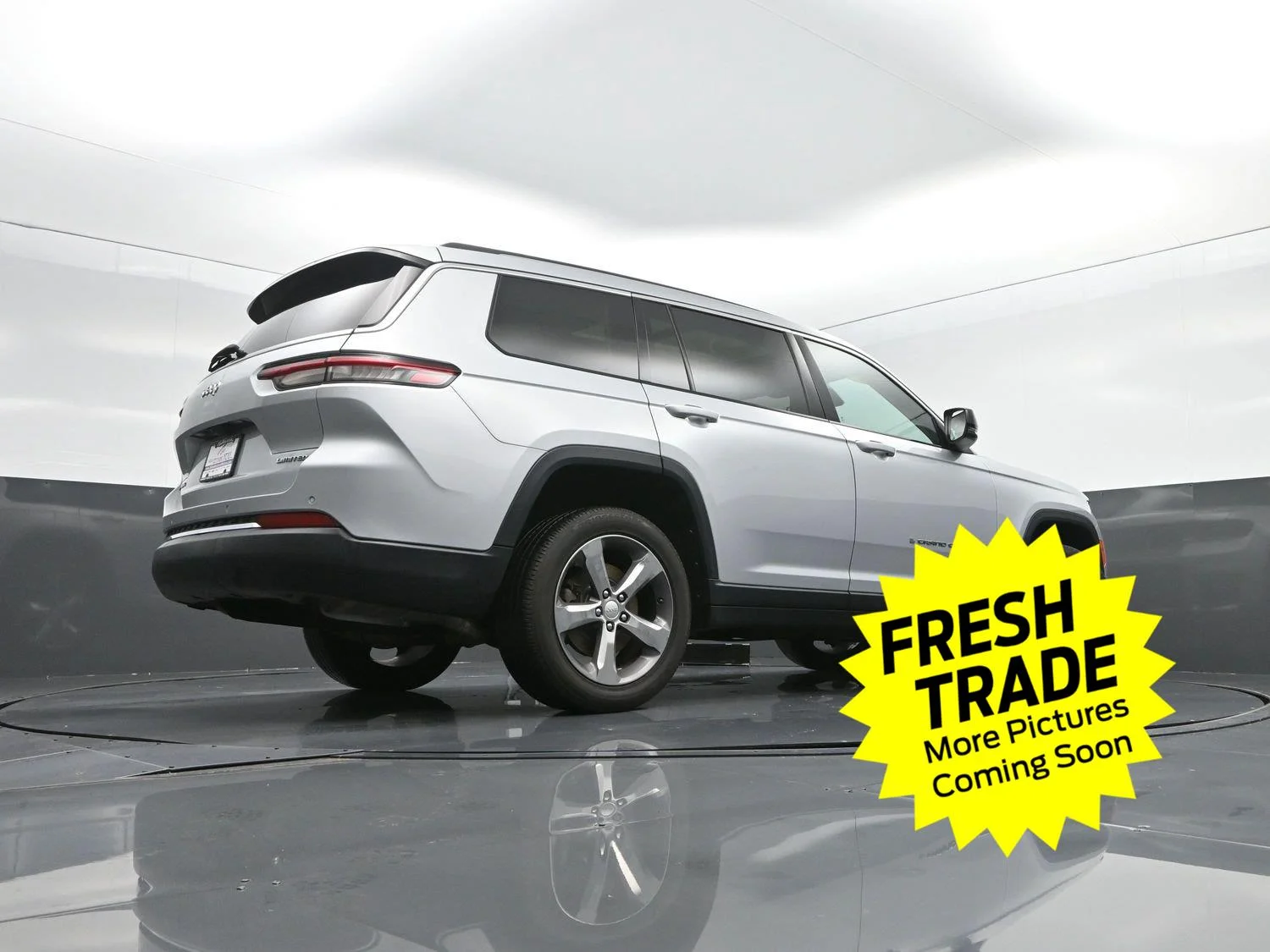 Used 2022 Silver Zynith Jeep Limited image 40