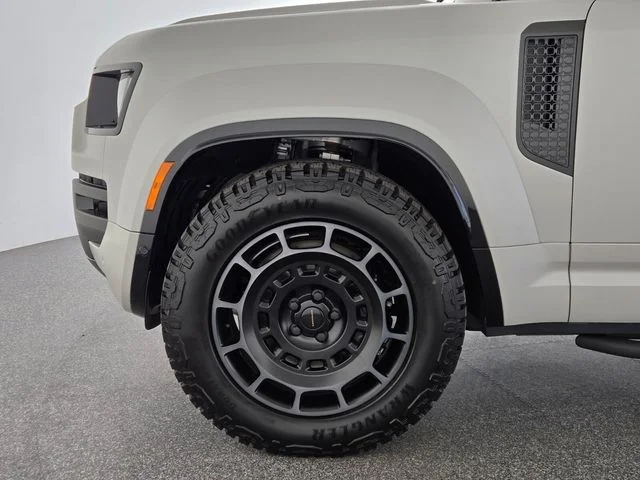New 2026 Borasco Grey Land Rover OCTA image 9