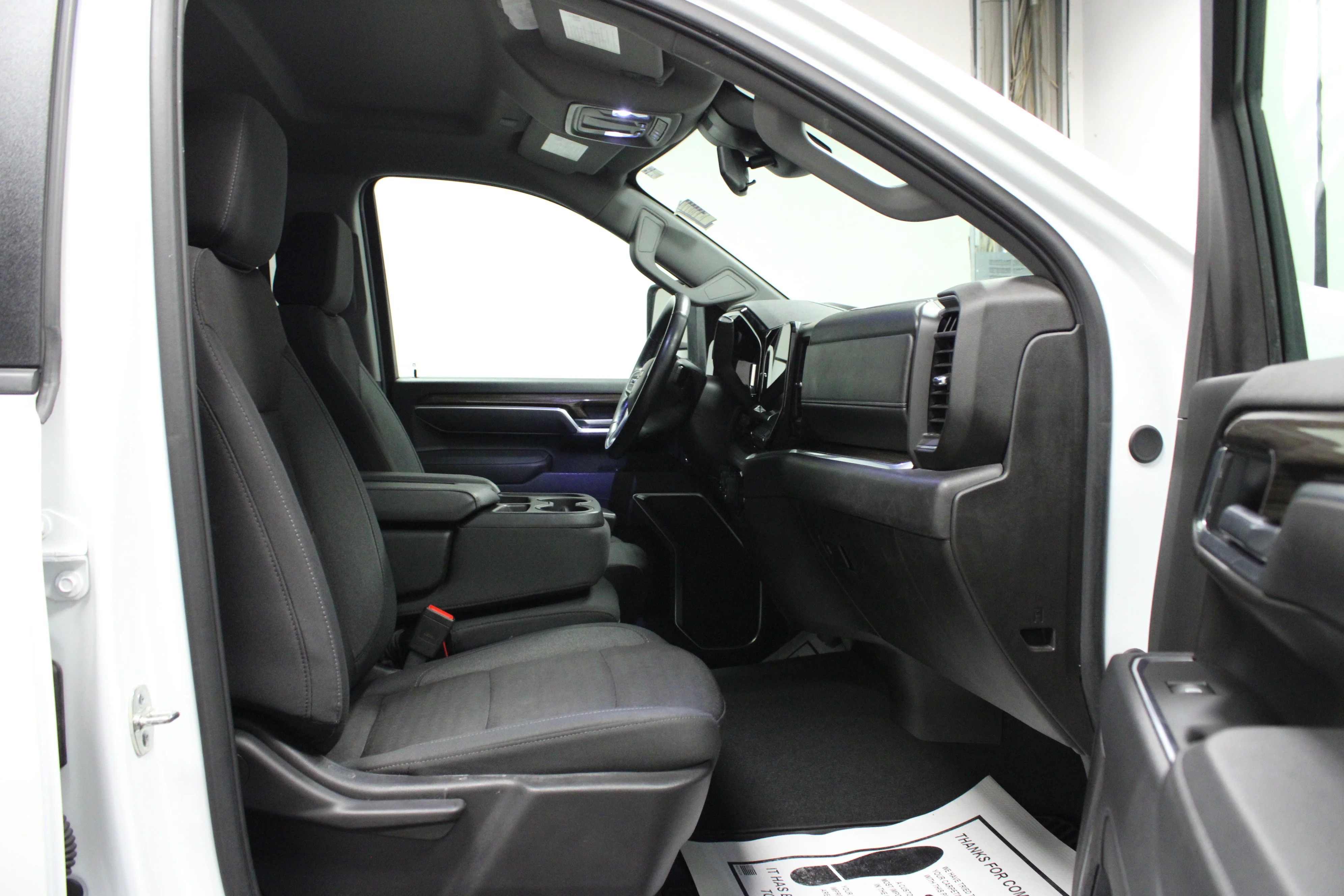 Used 2025 Summit White Chevrolet LT image 16