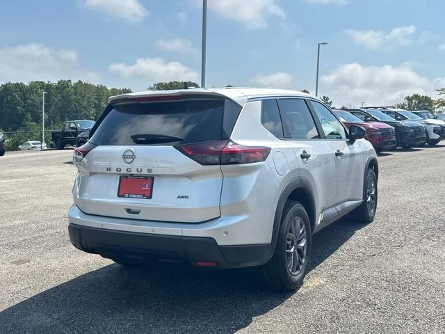 Used 2024 Silver Nissan S image 5